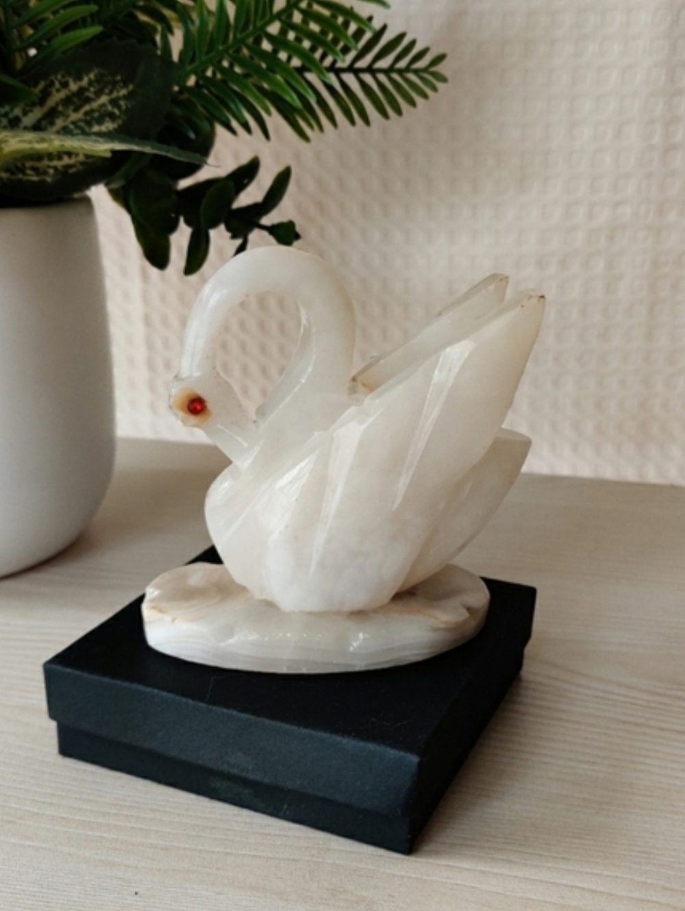Vintage Onyx Marble Stone Carved Swan Pen Holder